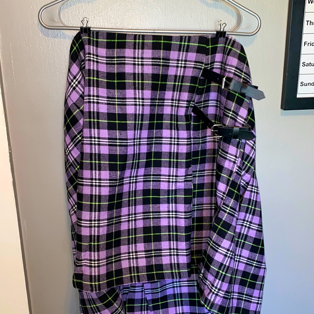 Plus size plaid purple skirt with buckle detail